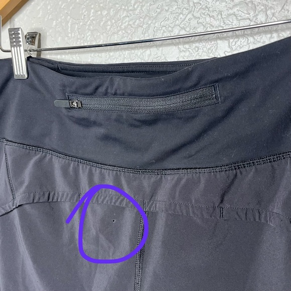 Lululemon Run Times Short 4-Way Stretch 4” Inseam Women's Size 6 Black with Hole - Picture 6 of 8